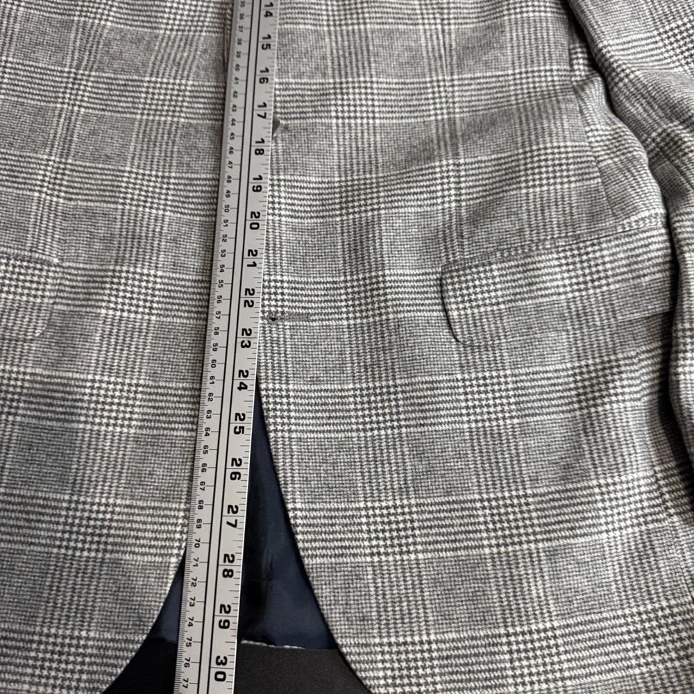 Facconable Mens Blazer Jacket Gray‎ Plaid Wool Silk Blend Size 40R FB1109